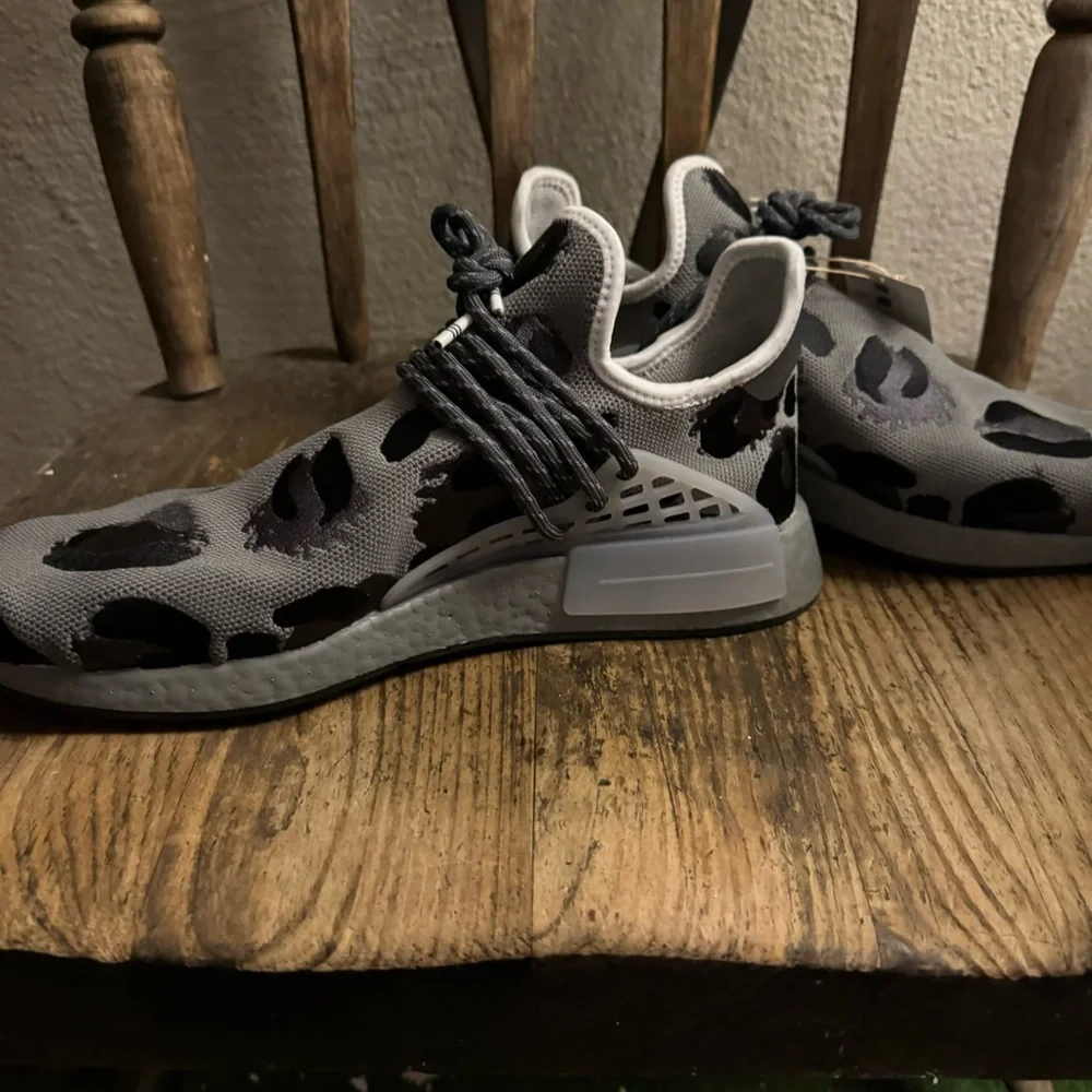 Adidas HU NMD Human Race x Pharrell Animal Print Ash Mens Sz 11.5 Extra Laces